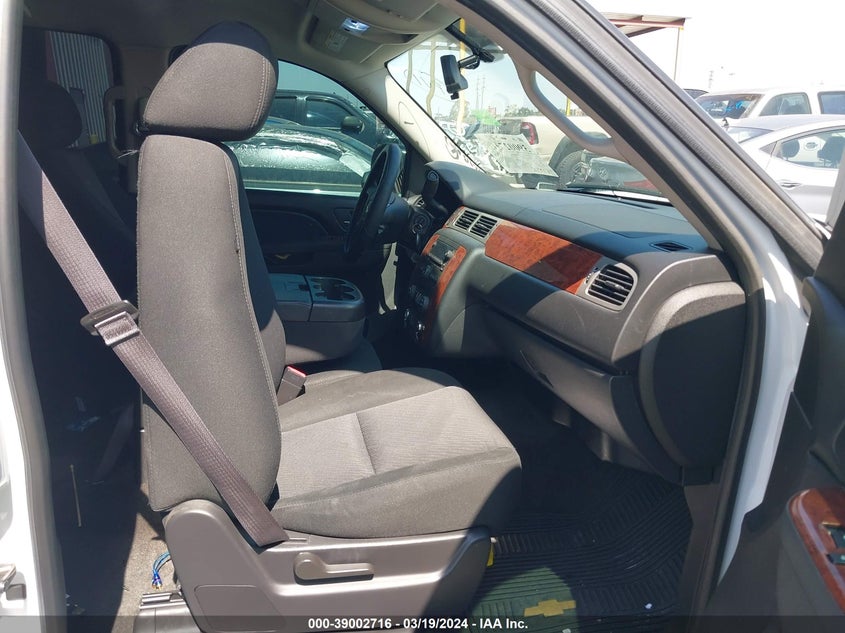 2013 CHEVROLET TAHOE C1500  LS - 1GNSCAE04DR378152