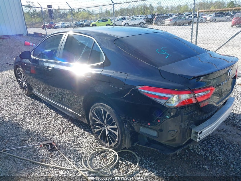 2018 TOYOTA CAMRY SE - 4T1B11HK9JU635385
