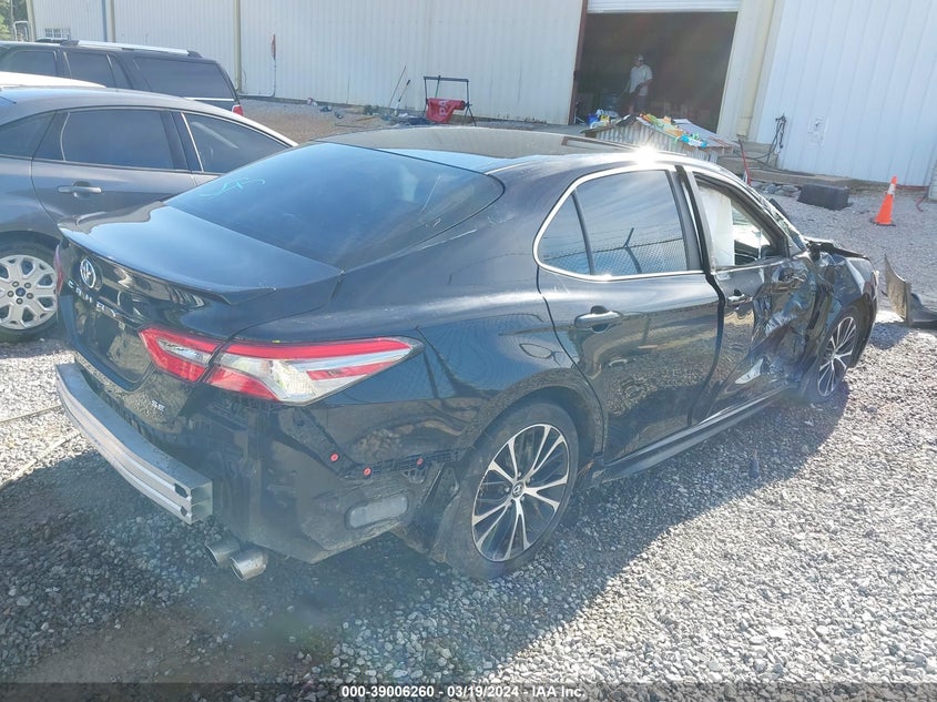 2018 TOYOTA CAMRY SE - 4T1B11HK9JU635385