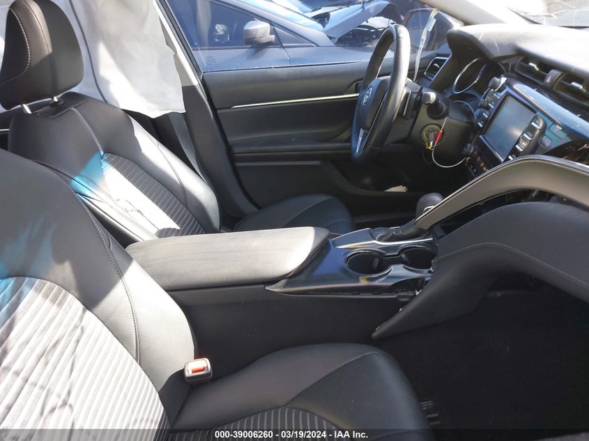 2018 TOYOTA CAMRY SE - 4T1B11HK9JU635385