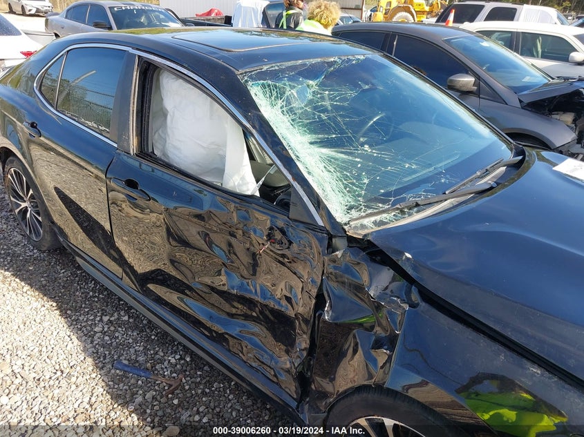 2018 TOYOTA CAMRY SE - 4T1B11HK9JU635385