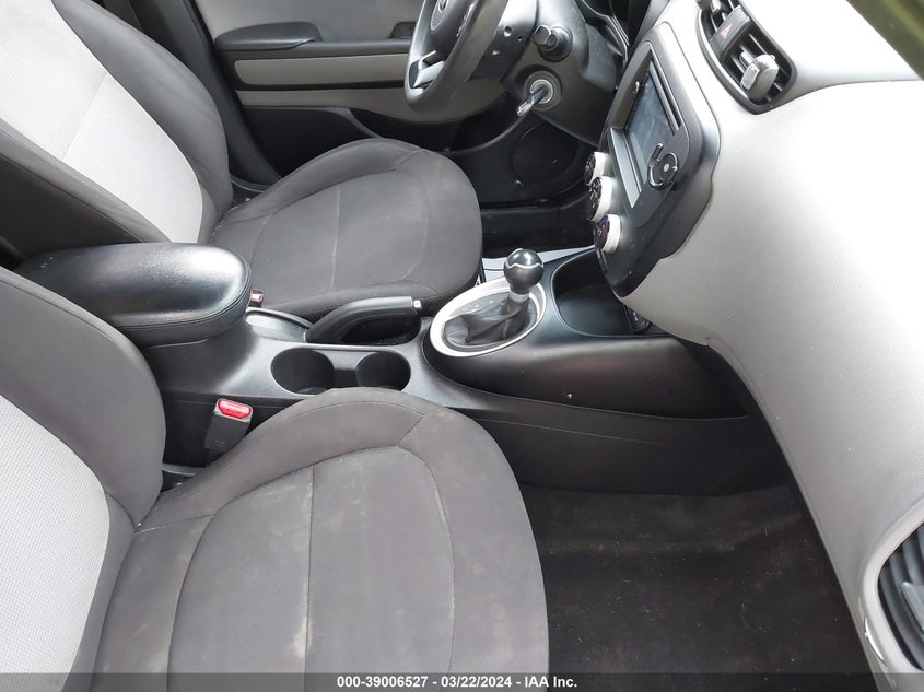 2016 KIA SOUL VIN: KNDJN2A27G7259989