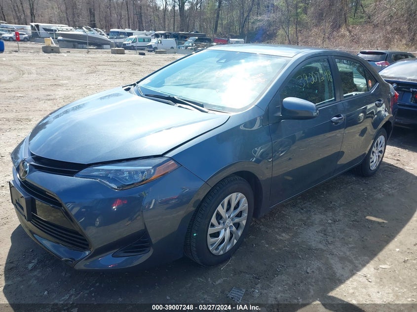 VIN 2T1BURHE5KC221068 2019 TOYOTA COROLLA LE
