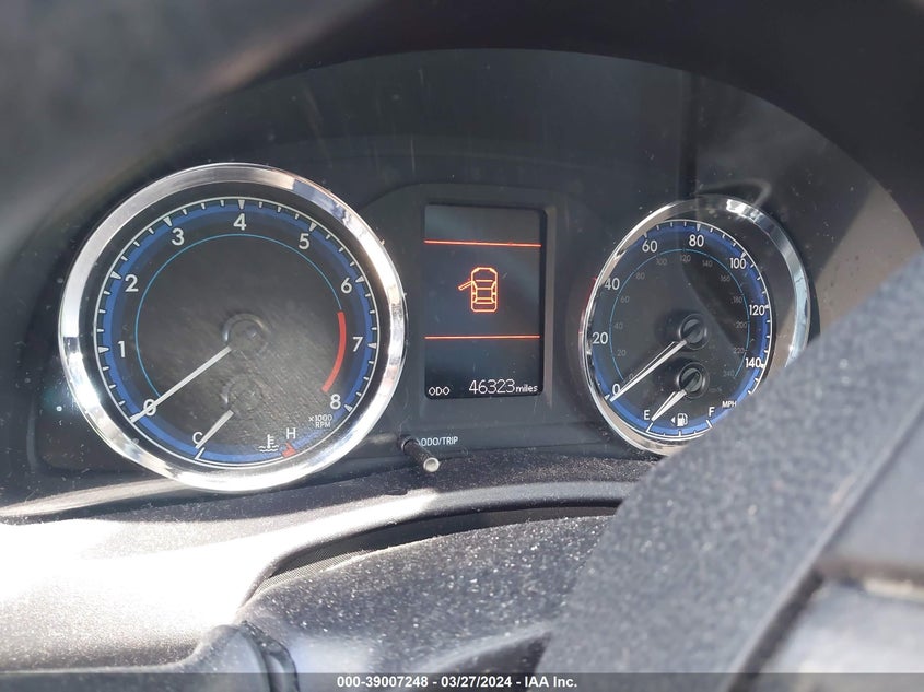 VIN 2T1BURHE5KC221068 2019 TOYOTA COROLLA LE
