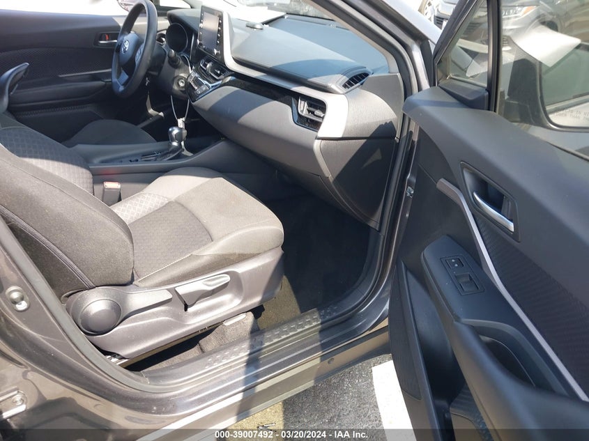 2020 Toyota C-Hr Le VIN: JTNKHMBX2L1065543 Lot: 39007492