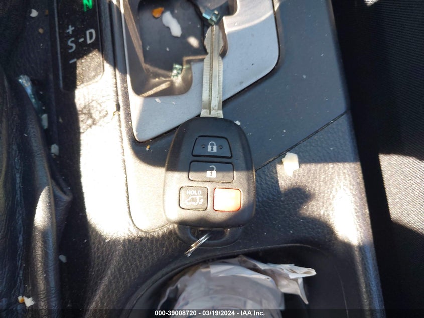 2016 TOYOTA RAV4 XLE - 2T3RFREV7GW498654