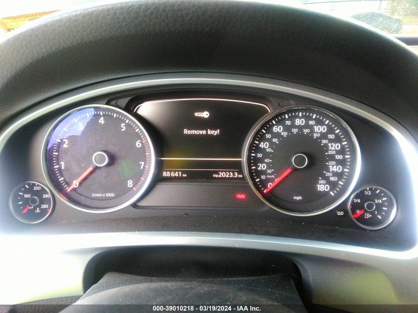 2016 VOLKSWAGEN TOUAREG VR6 LUX - WVGEF9BP9GD010270