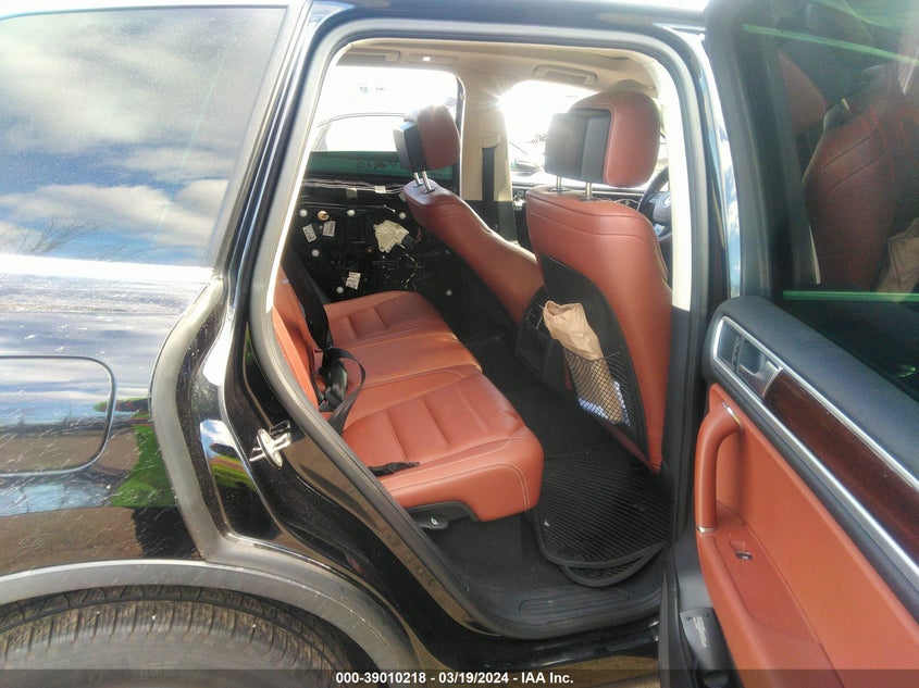 2016 VOLKSWAGEN TOUAREG VR6 LUX - WVGEF9BP9GD010270
