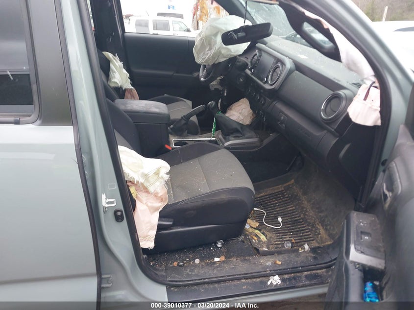 2022 TOYOTA TACOMA DOUBLE CAB/SR/SR5/TRD SPO - 3TYCZ5AN1NT104306