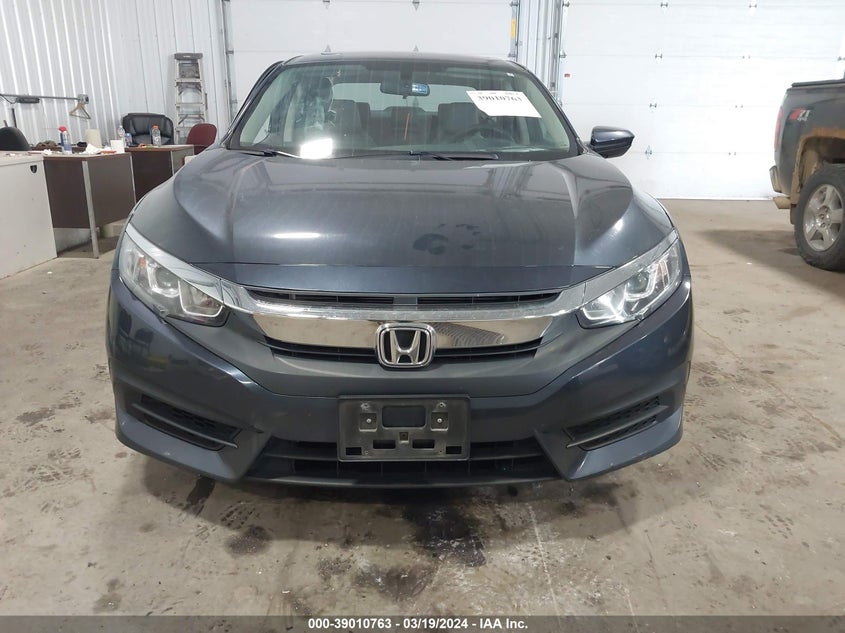VIN 19XFC2F75JE008718 2018 HONDA CIVIC EX