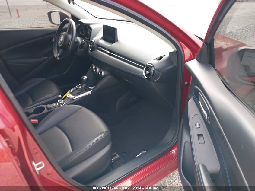 2019 TOYOTA YARIS XLE - 3MYDLBYV7KY504561