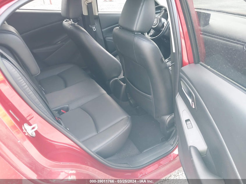 2019 TOYOTA YARIS XLE - 3MYDLBYV7KY504561