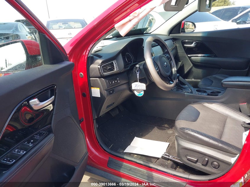 2019 Kia Niro Ex VIN: KNDCC3LC8K5220830 Lot: 39013666