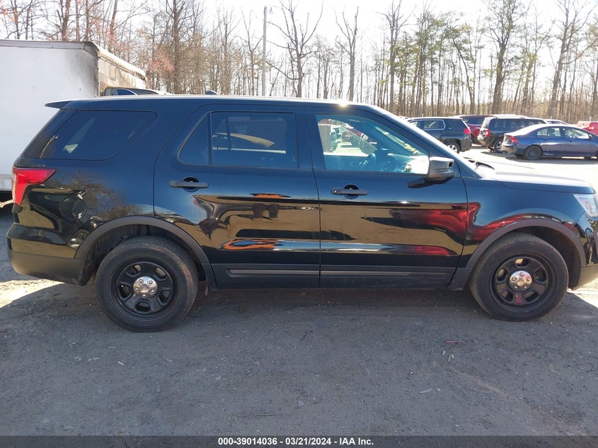 VIN 1FM5K8AR7HGD58688 2017 FORD UTILITY POLICE INTERCEPTOR