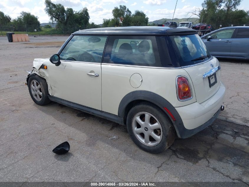 2010 Mini Cooper VIN: WMWMF3C55ATZ66110 Lot: 39014865