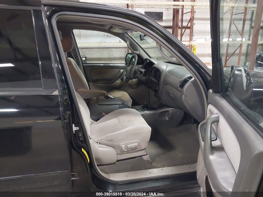 2004 Toyota Sequoia Sr5 V8 VIN: 5TDBT44A94S226972 Lot: 39015518