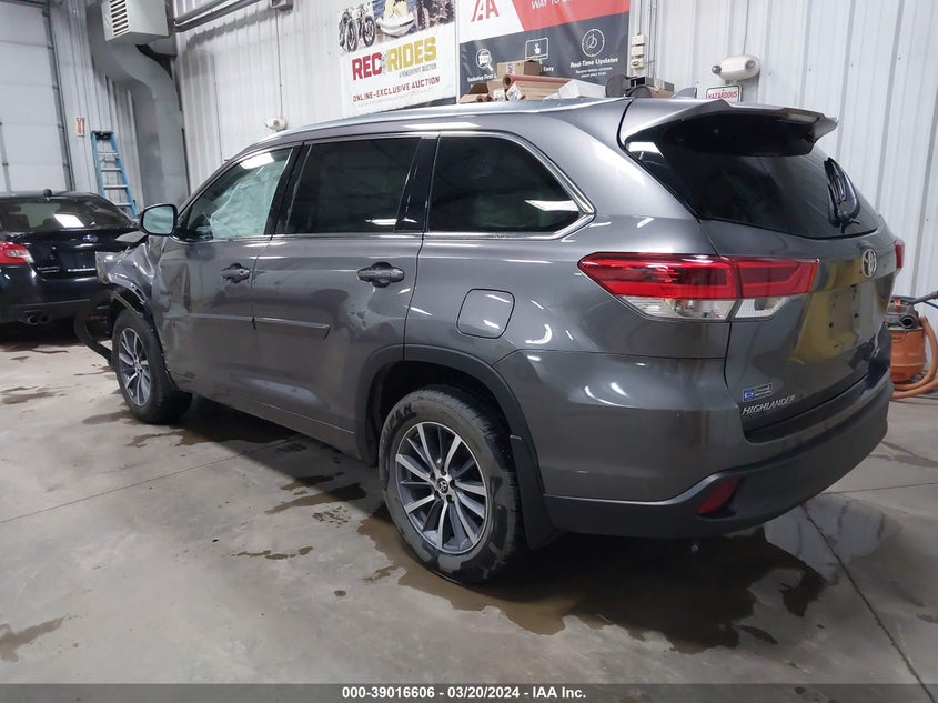 VIN 5TDJZRFH6HS448988 2017 TOYOTA HIGHLANDER XLE