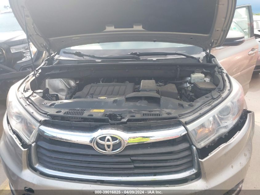 2015 Toyota Highlander Le V6 VIN: 5TDBKRFH9FS075564 Lot: 39016825