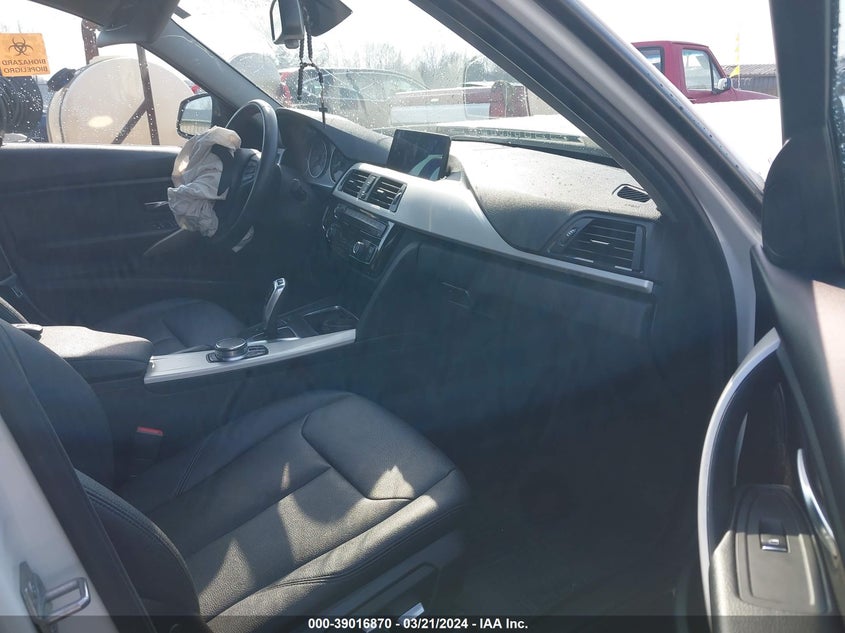 VIN WBA8A3C53JA492220 2018 BMW 320I XDRIVE