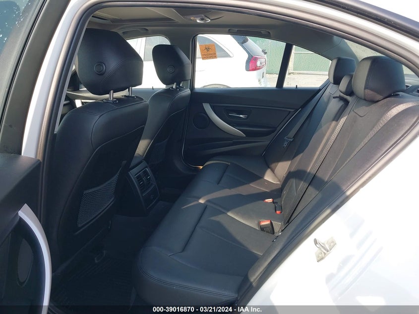 VIN WBA8A3C53JA492220 2018 BMW 320I XDRIVE