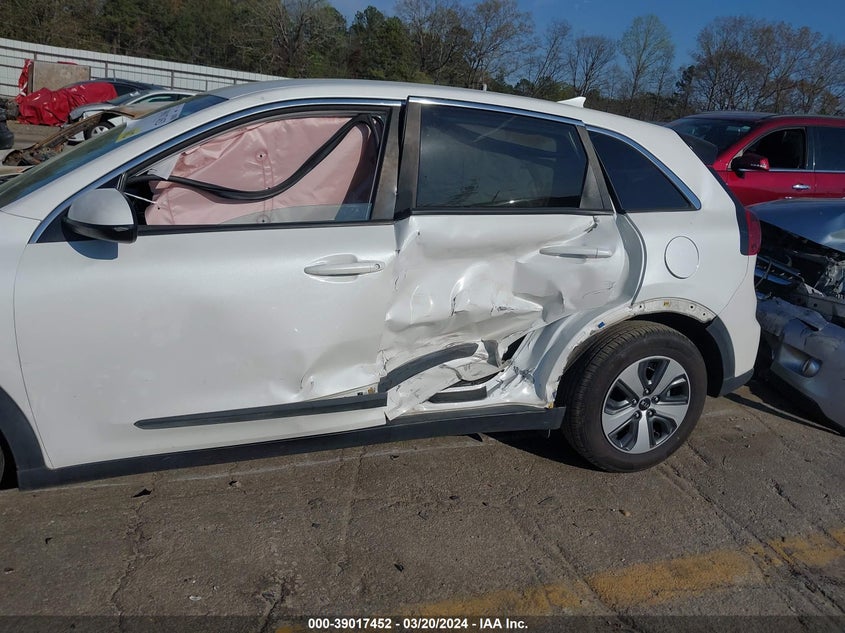 VIN KNDCB3LC8J5204659 2018 KIA NIRO FE