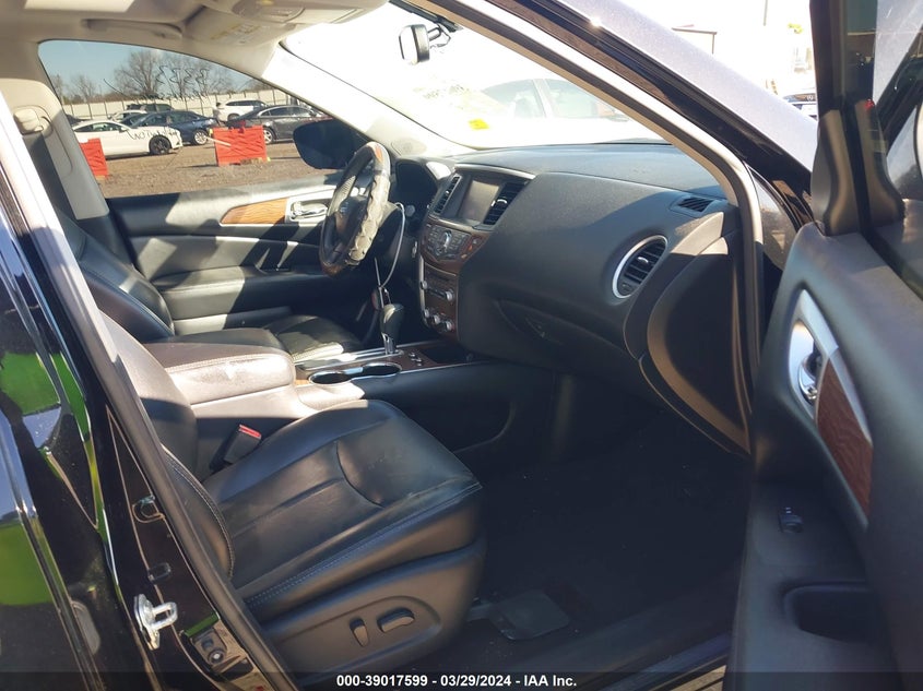 VIN 5N1DR2MN2HC639642 2017 NISSAN PATHFINDER PLATINUM