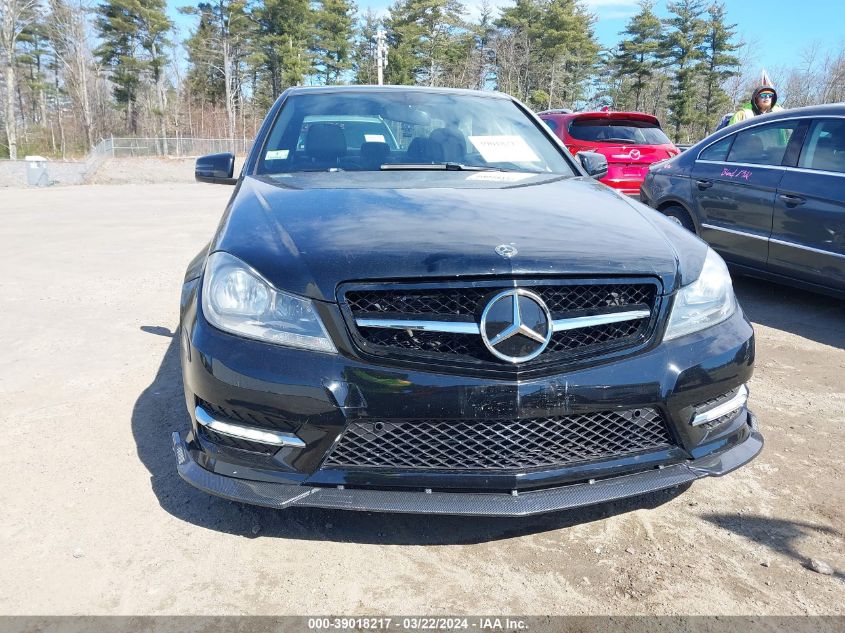 2014 Mercedes-Benz C 300 Luxury 4Matic/Sport 4Matic VIN: WDDGF8AB0ER305454 Lot: 39256491