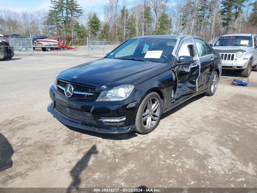 2014 Mercedes-Benz C 300 Luxury 4Matic/Sport 4Matic VIN: WDDGF8AB0ER305454 Lot: 39256491