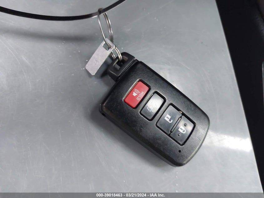 2018 TOYOTA RAV4 XLE - JTMWFREV0JD124667