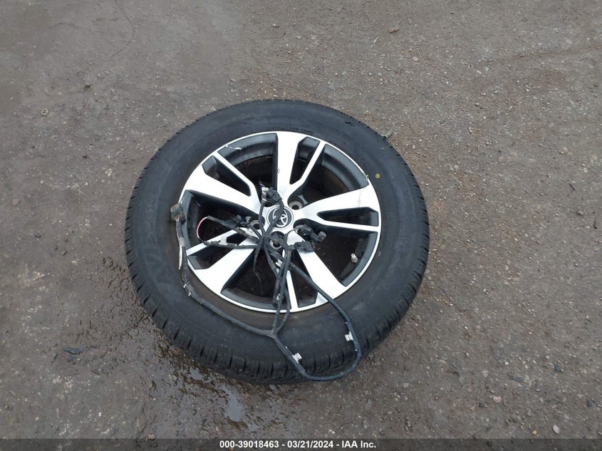 2018 TOYOTA RAV4 XLE - JTMWFREV0JD124667