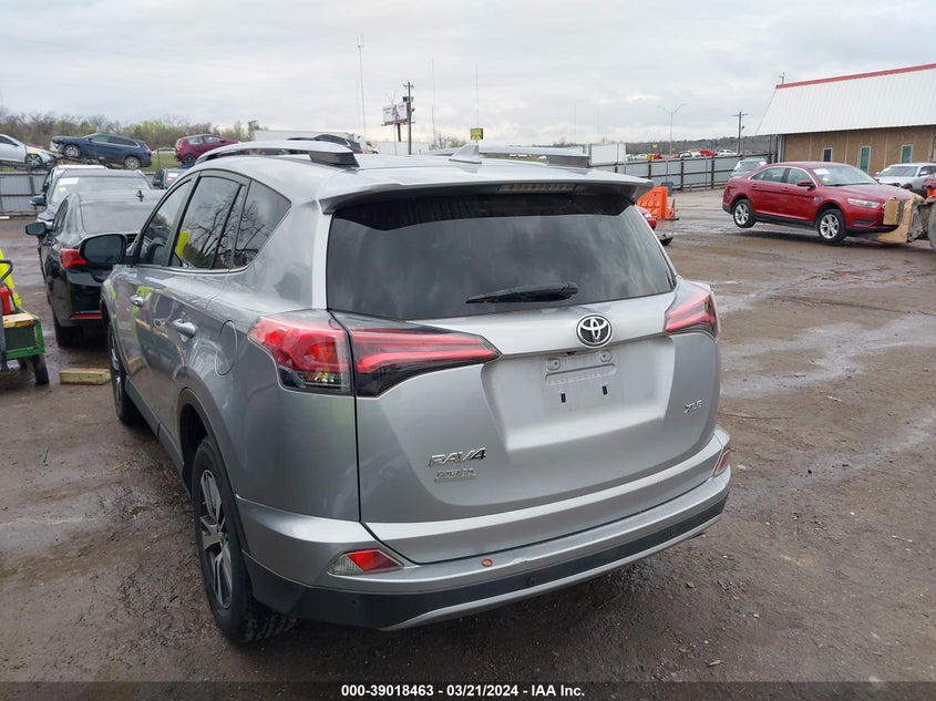 2018 TOYOTA RAV4 XLE - JTMWFREV0JD124667