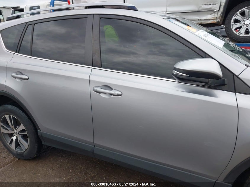 2018 TOYOTA RAV4 XLE - JTMWFREV0JD124667