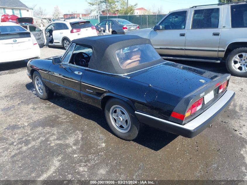 1987 Alfa Romeo Spider Veloce VIN: ZARBA5588H1048066 Lot: 39019008