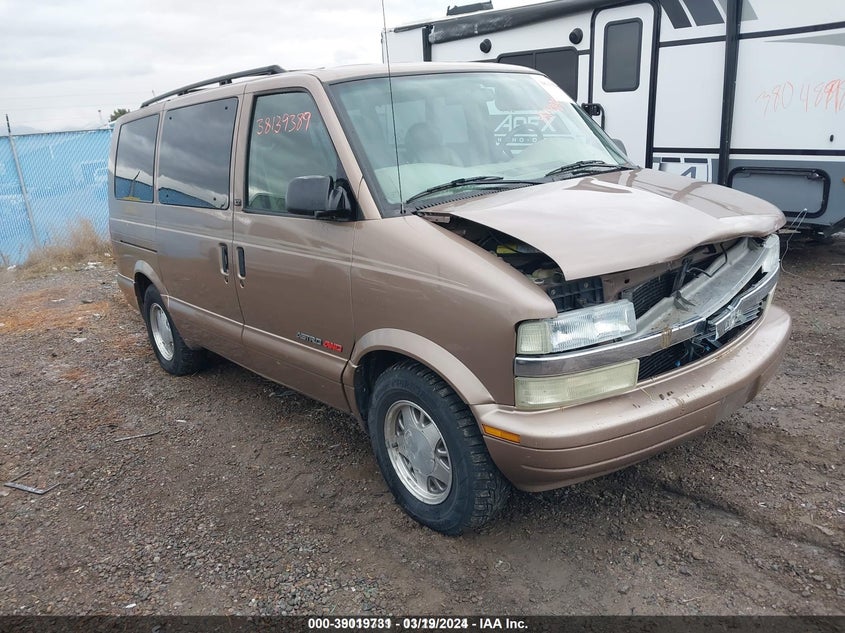 CHEVROLET ASTRO PASSENGER 2002. Lot# 39019731. VIN 1GNEL19X02B113089. Photo 1