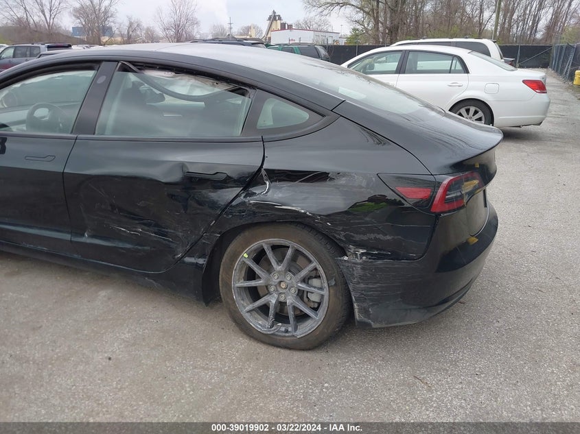 VIN 5YJ3E1EB7NF272648 2022 TESLA MODEL 3
