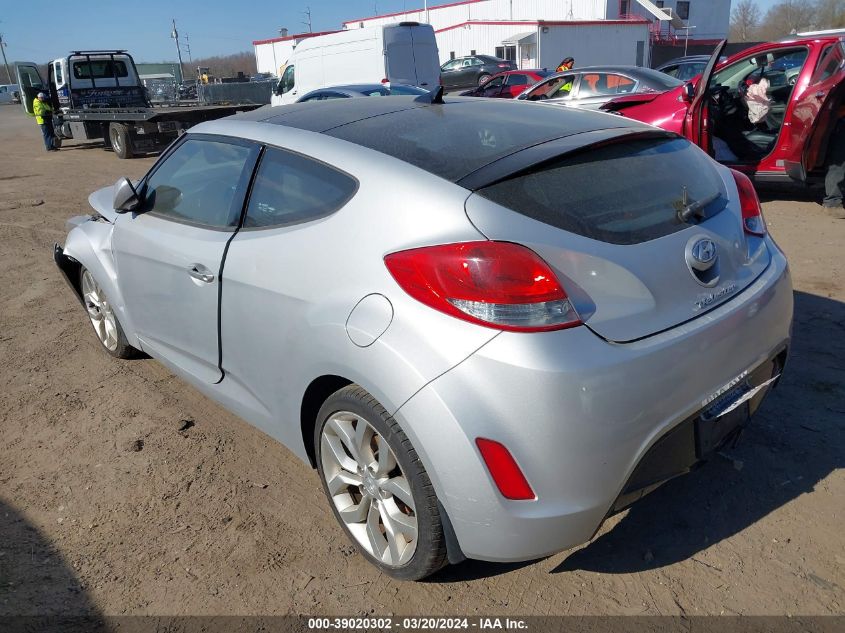 2013 Hyundai Veloster Base W/Black VIN: KMHTC6AD9DU164902 Lot: 39020302