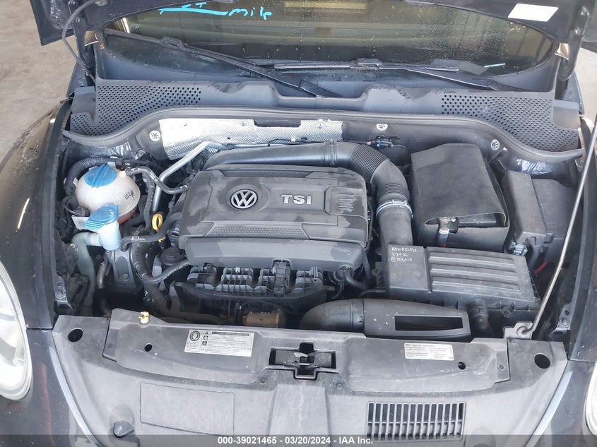 2016 VOLKSWAGEN BEETLE 1.8T CLASSIC - 3VWF17ATXGM639029