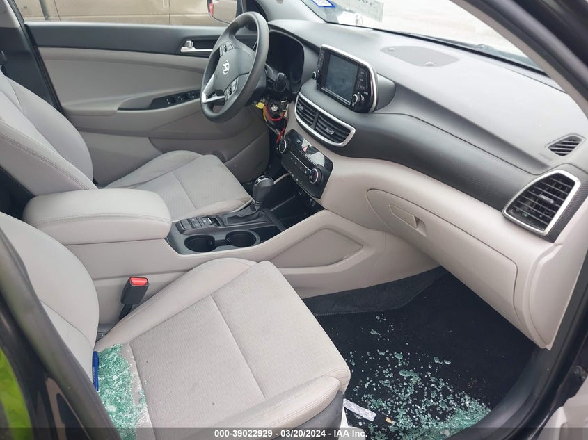 2019 HYUNDAI TUCSON VIN: KM8J23A45KU865037