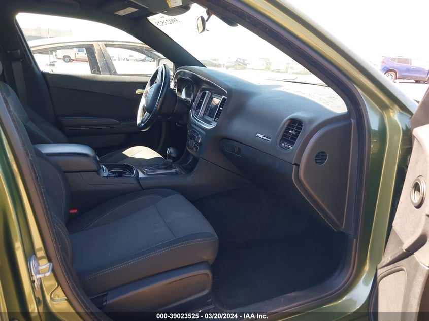 VIN 2C3CDXBG3JH323397 2018 DODGE CHARGER SXT RWD