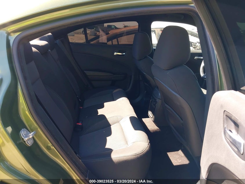 VIN 2C3CDXBG3JH323397 2018 DODGE CHARGER SXT RWD