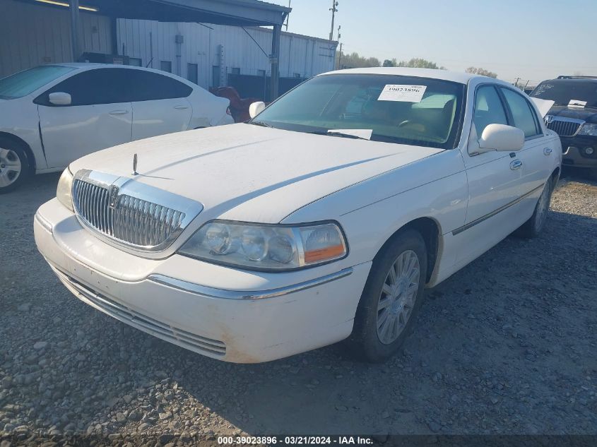 2003 Lincoln Town Car Executive VIN: 1LNHM81WX3Y627525 Lot: 39023896