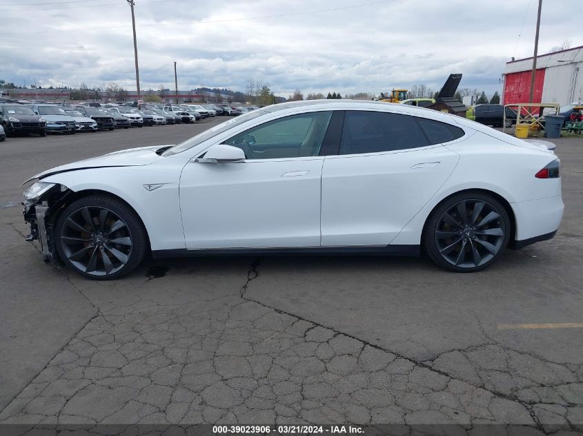 2013 Tesla Model S Performance VIN: 5YJSA1CP0DFP25190 Lot: 39023906