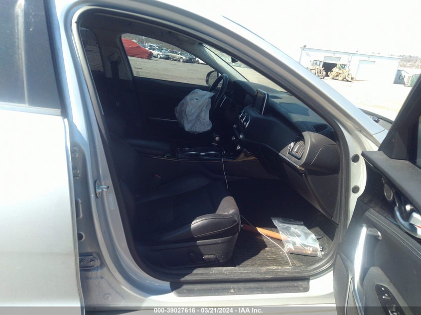 2018 Kia Stinger VIN: KNAE15LA2J6035123 Lot: 39027616