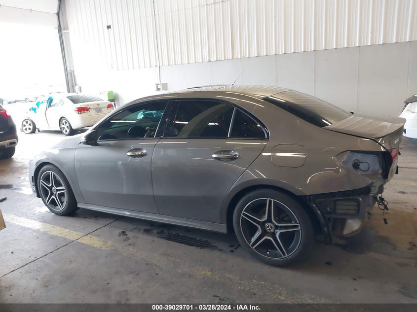 2019 MERCEDES-BENZ A 220 VIN: WDD3G4EB5KW002309