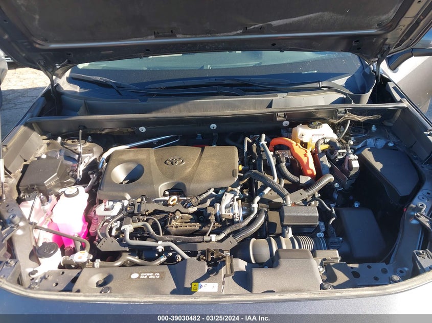 VIN 4T3RWRFVXMU040763 2021 TOYOTA RAV4 XLE