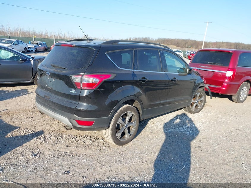 VIN 1FMCU9GD8HUA35318 2017 FORD ESCAPE SE