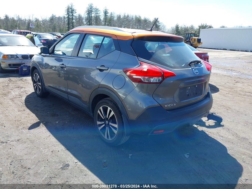 VIN 3N1CP5CU7JL516352 2018 NISSAN KICKS SV