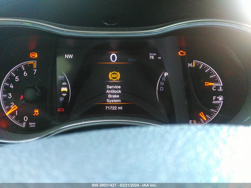 VIN 1C4RJFAG4JC206733 2018 JEEP GRAND CHEROKEE ALTITUDE 4X4