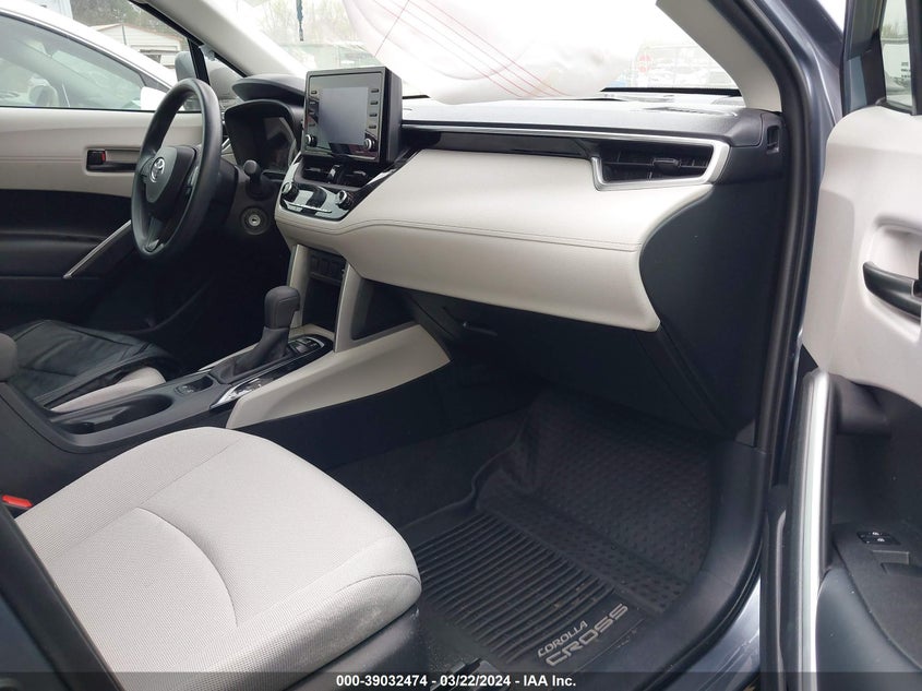 2022 Toyota Corolla Cross L VIN: 7MUAAABG2NV017197 Lot: 39032474