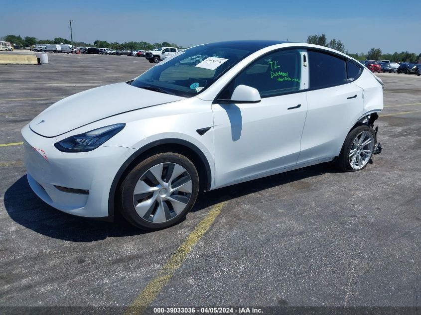 2022 Tesla Model Y Long Range Dual Motor All-Wheel Drive VIN: 7SAYGDEE5NF462205 Lot: 39033036